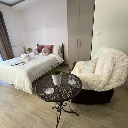 Andromachi 2 * Wolos